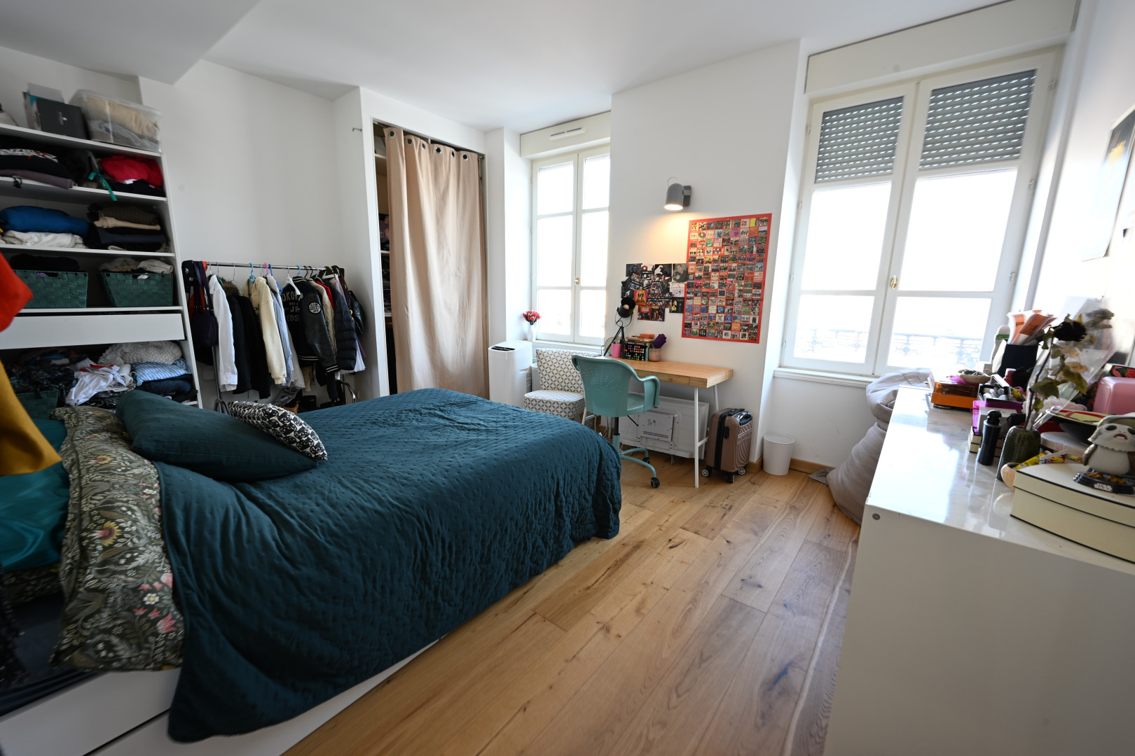 
                                                Vente
                                                 LYON 8 - appartement de caractère sur la Place Ambroise Courtois