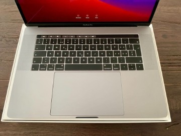 
                                                Informatique
                                                 MacBook Pro 15 pouces avec barre tactile 2018