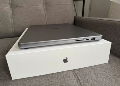 
                                                Informatique
                                                 MacBook Pro 16" M1 Max - 64GB RAM, 1TB SSD -