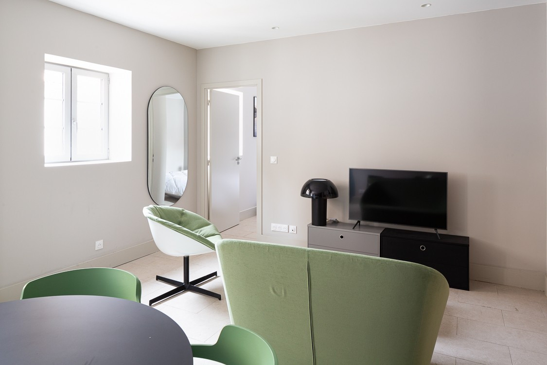 
                                                Location
                                                 Madeleine 7