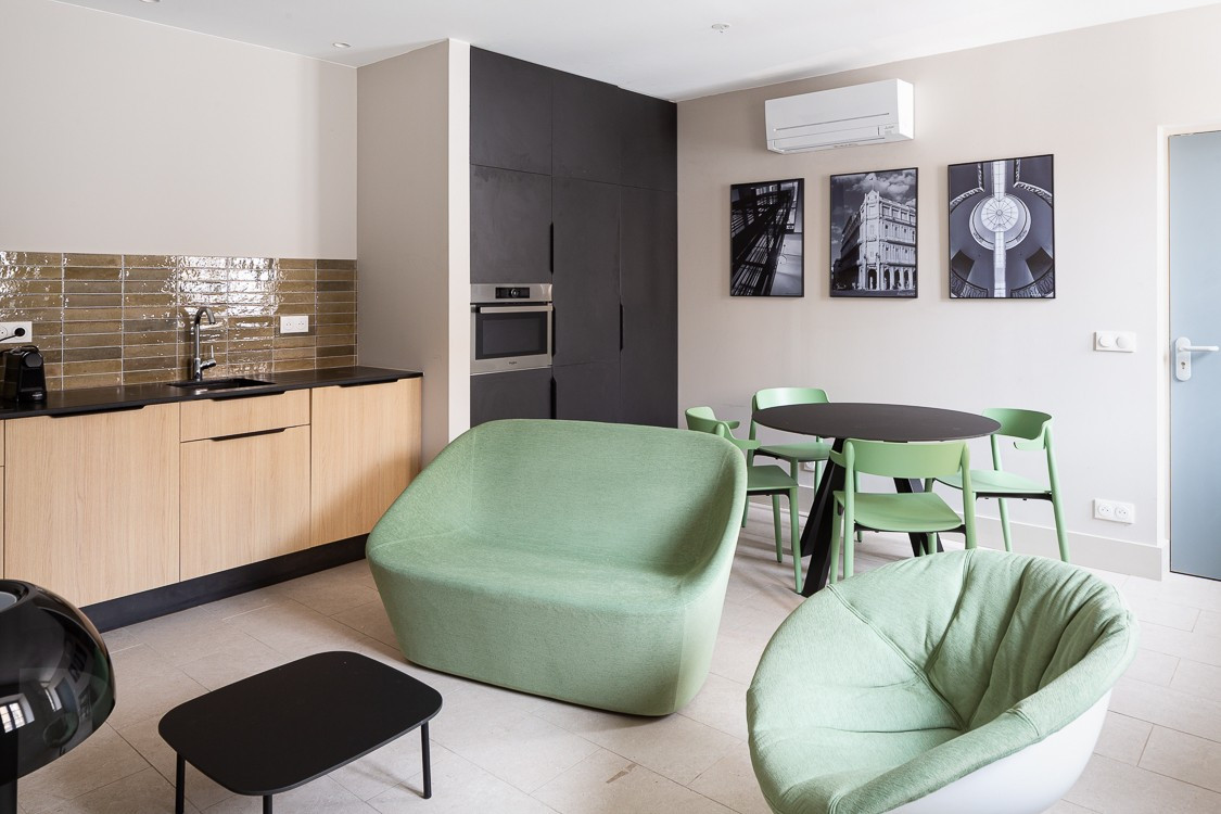 
                                                Location
                                                 Madeleine 7