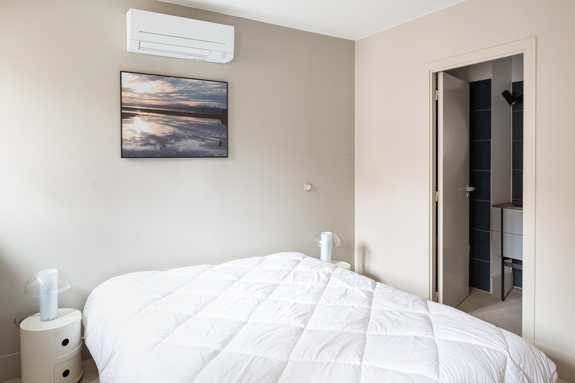 
                                                Location
                                                 Madeleine 7