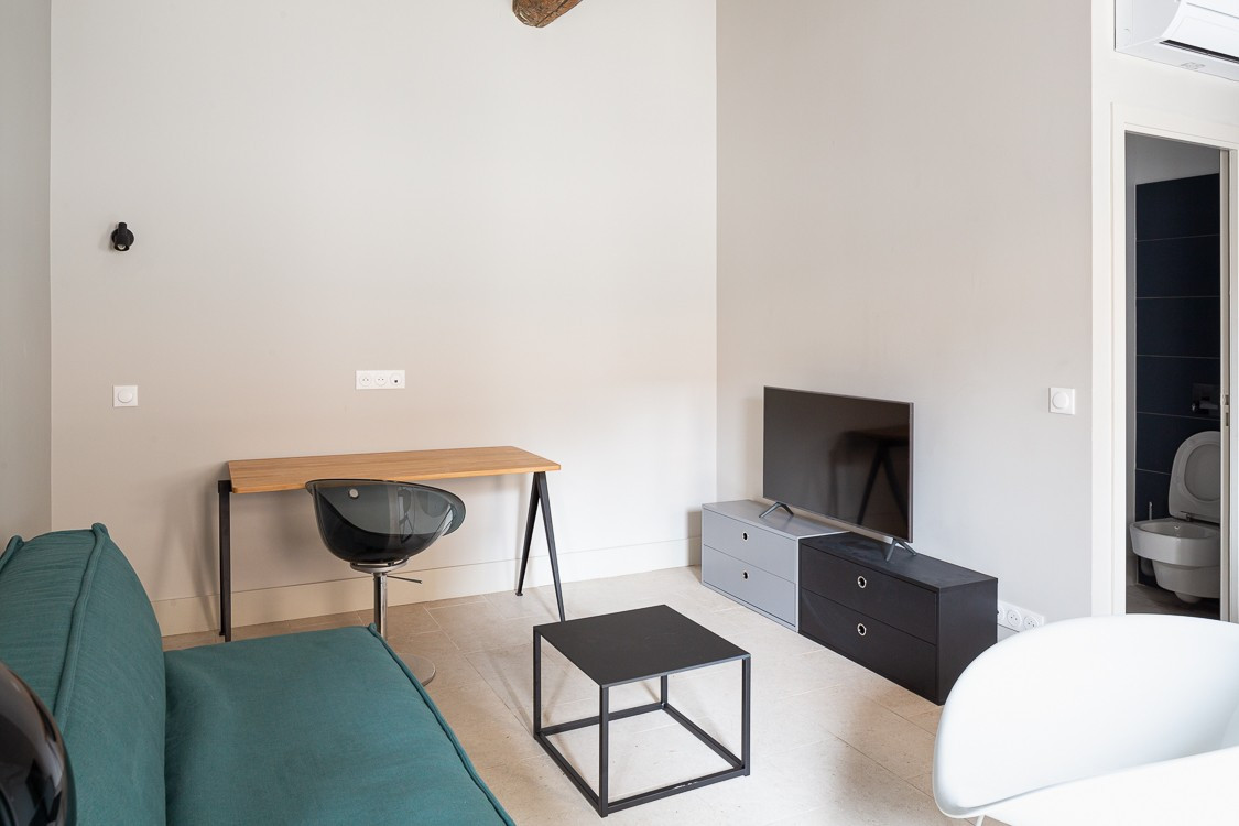 
                                                Location
                                                 Madeleine 8