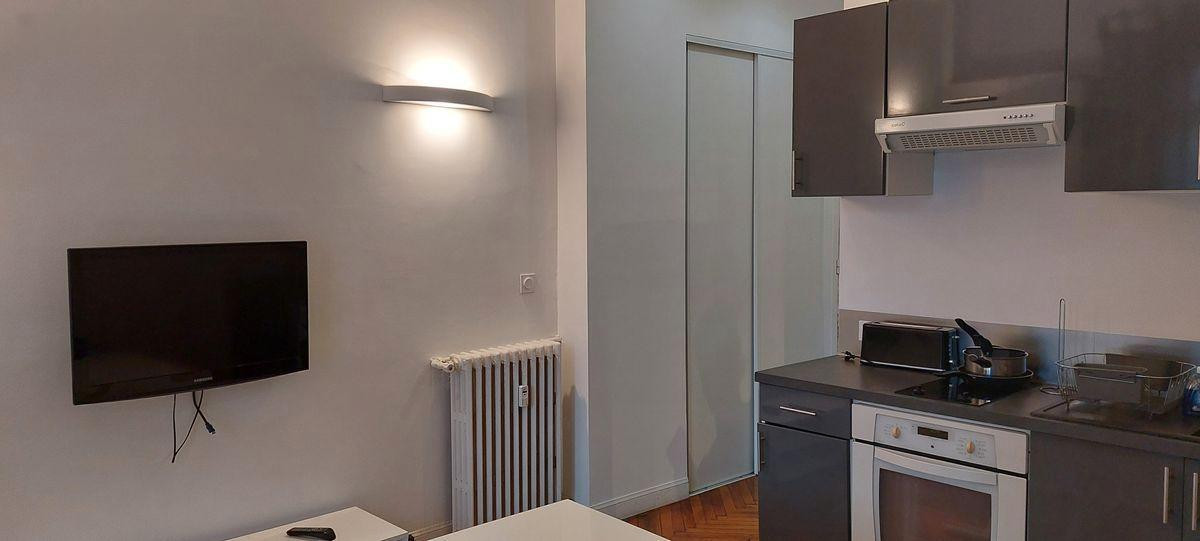 
                                                Location
                                                 Magnan/ Promenade des Anglais - Studio meublé