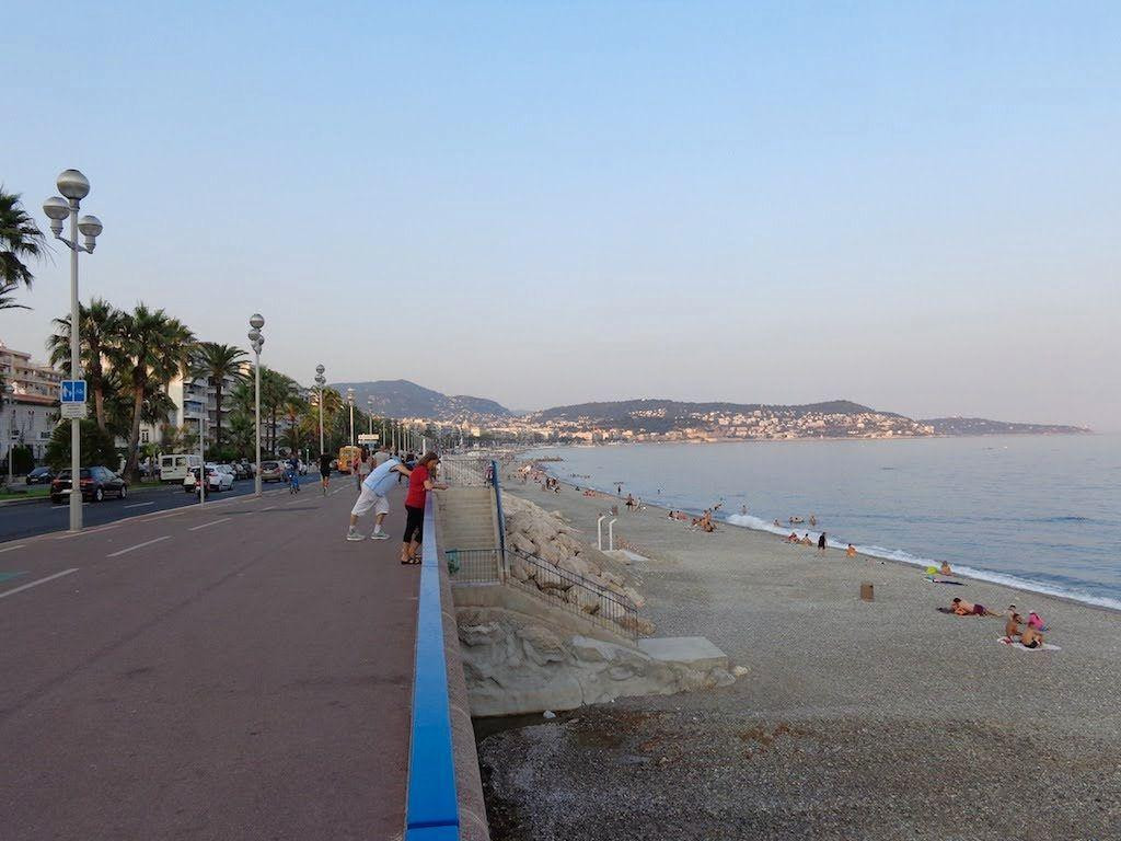 
                                                Location
                                                 Magnan/ Promenade des Anglais - Studio meublé