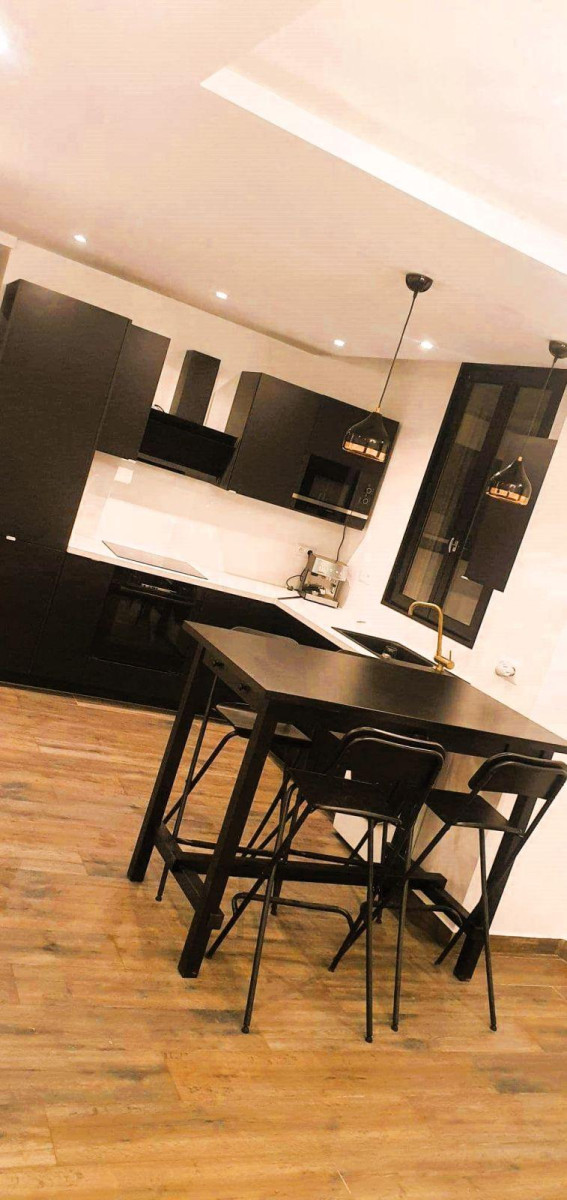 
                                                Location
                                                 Magnifique 2 pièces meublé proche Edhec/transport