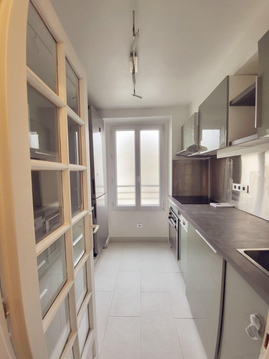 
                                                Location
                                                 Magnifique 2 pièces plein de charme