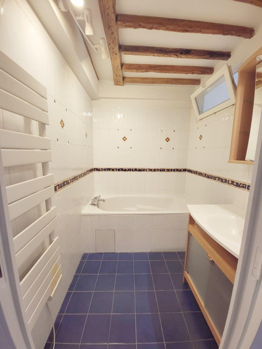 
                                                Location
                                                 Magnifique 2 pièces plein de charme