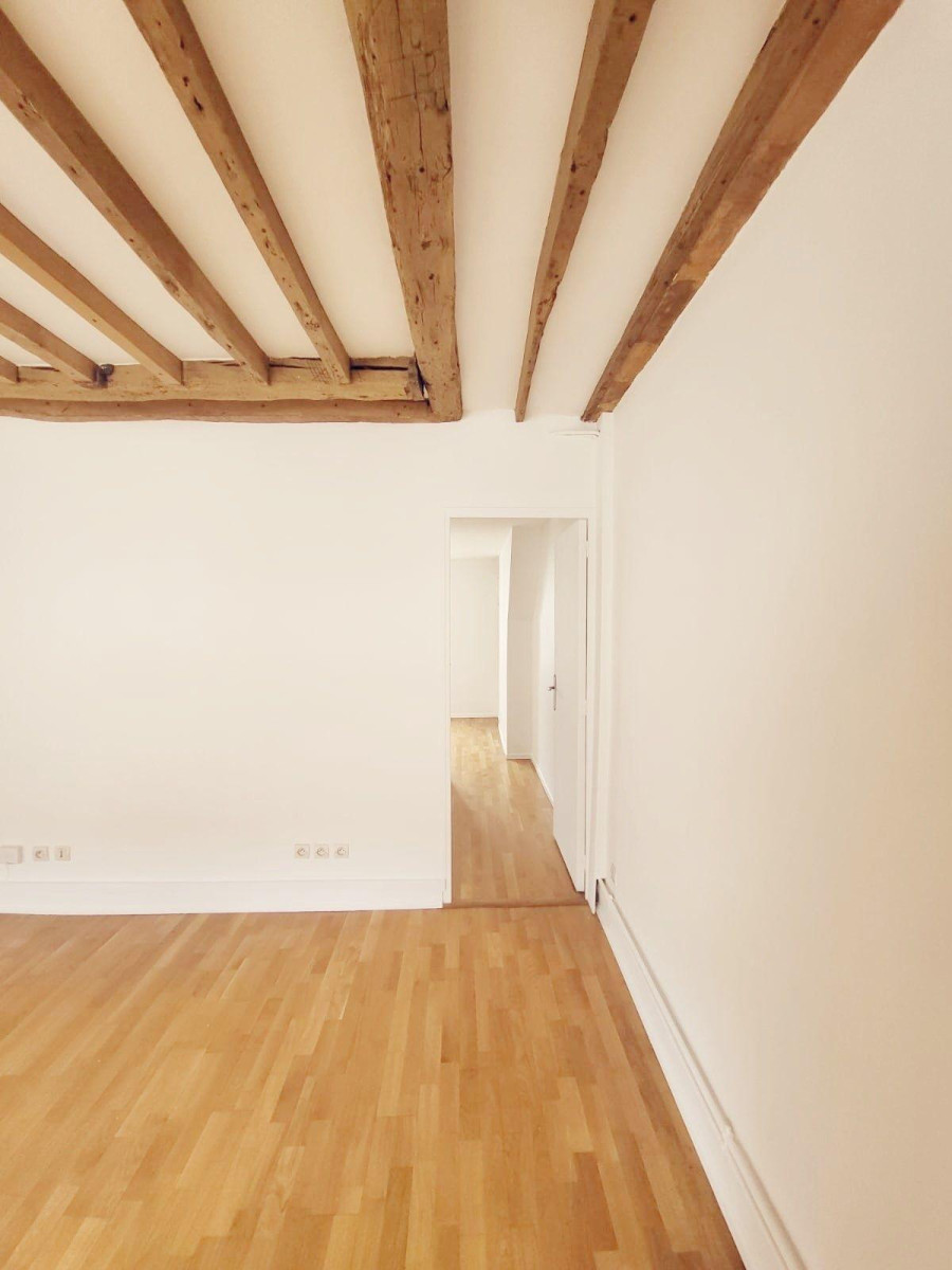 
                                                Location
                                                 Magnifique 2 pièces plein de charme