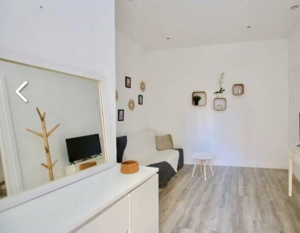 
                                                Location
                                                 Magnifique 2 pièces terrasse meublé 32m² Evêché