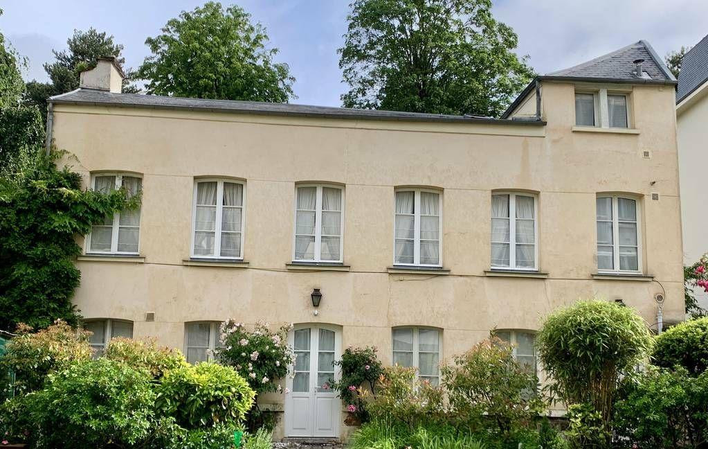 
                                                Location
                                                 Magnifique 2P meublé 60m² à Versailles
