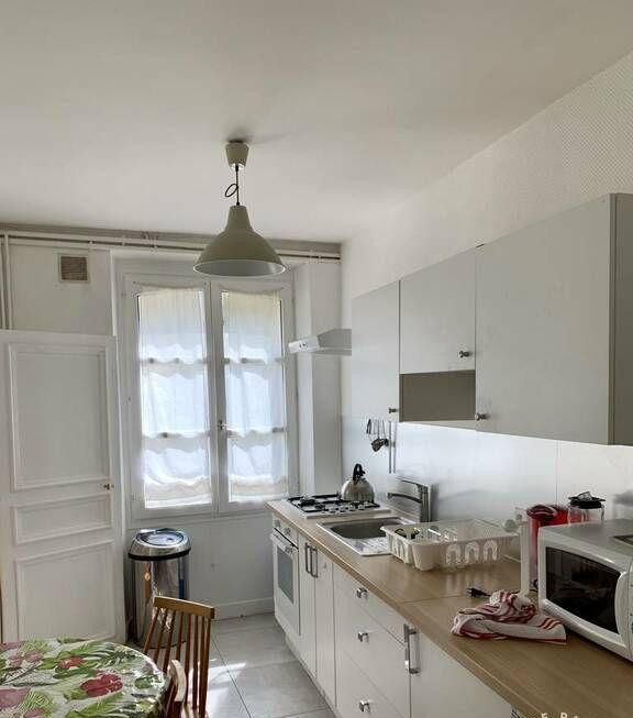 
                                                Location
                                                 Magnifique 2P meublé 60m² à Versailles