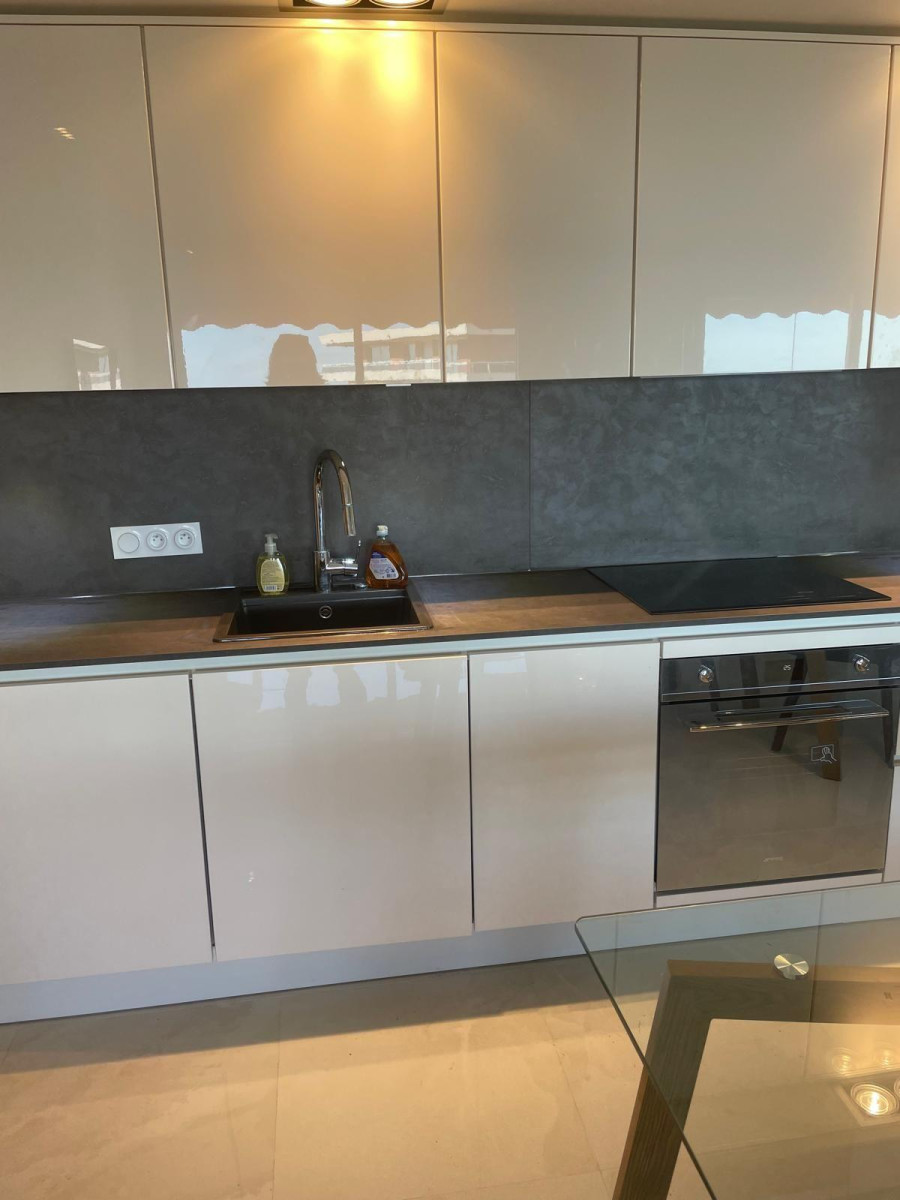 
                                                Location
                                                 Magnifique 3 p avec vue mer