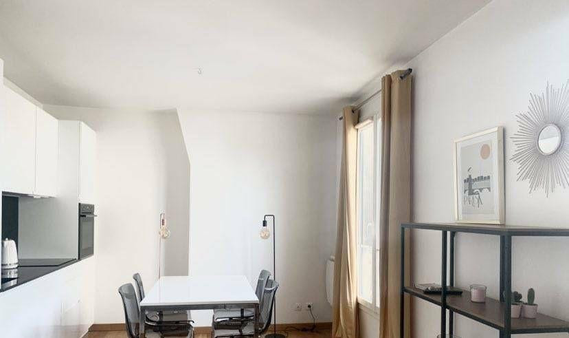
                                                Location
                                                 Magnifique 3P meublé 55m2 sans vis à vis Paris 14