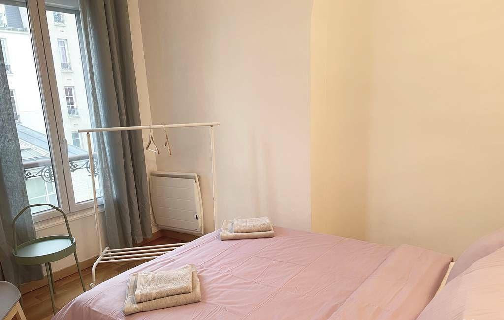 
                                                Location
                                                 Magnifique 3P meublé 55m2 sans vis à vis Paris 14