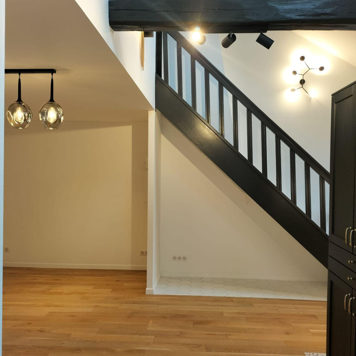 
                                                Location
                                                 Magnifique 5P 30m² en duplex refait à neuf