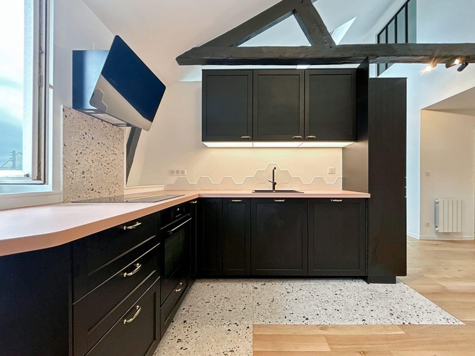 
                                                Location
                                                 Magnifique 5P 30m² en duplex refait à neuf