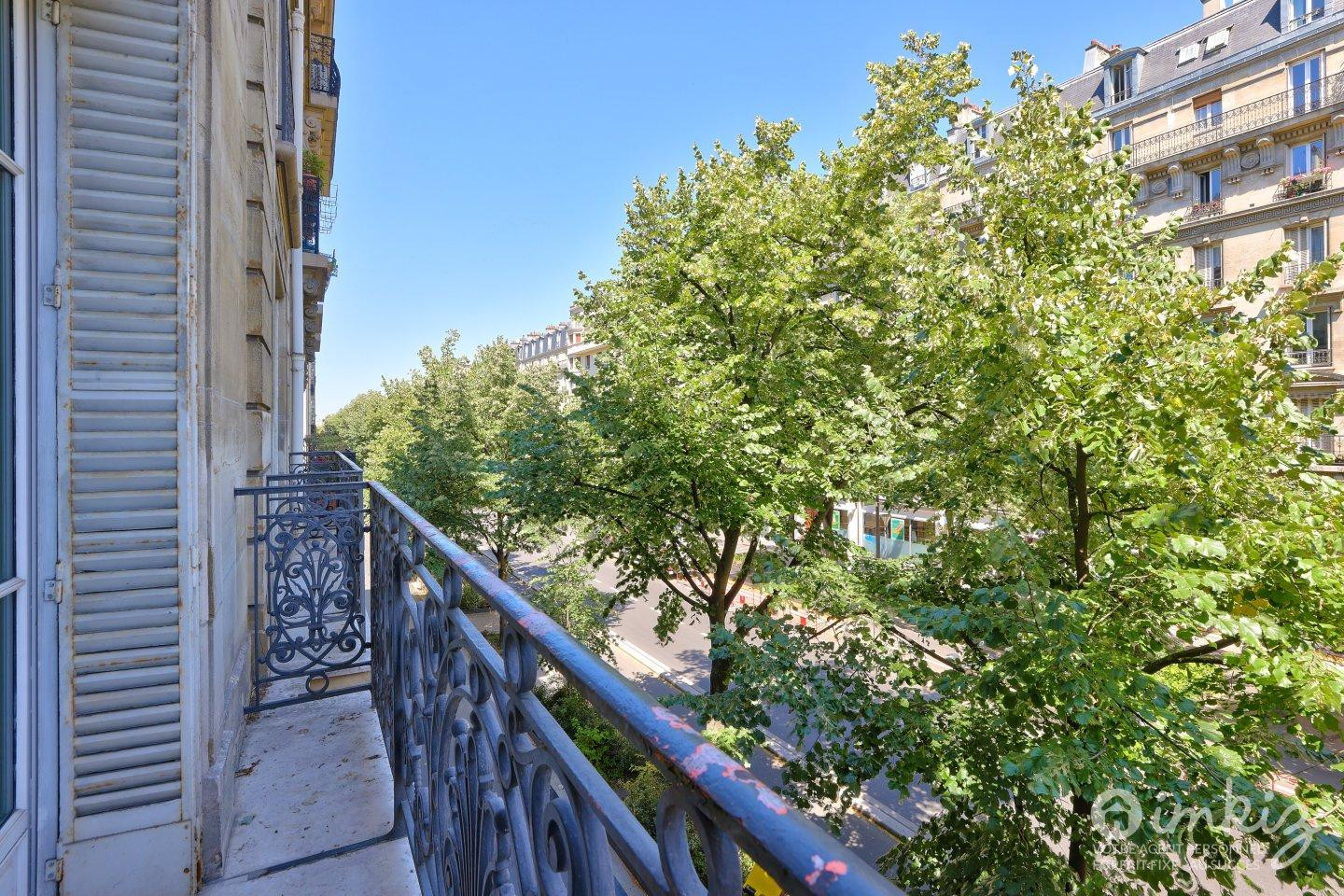 
                                                Vente
                                                 Magnifique appartement de 4 pièces - Paris 11ème