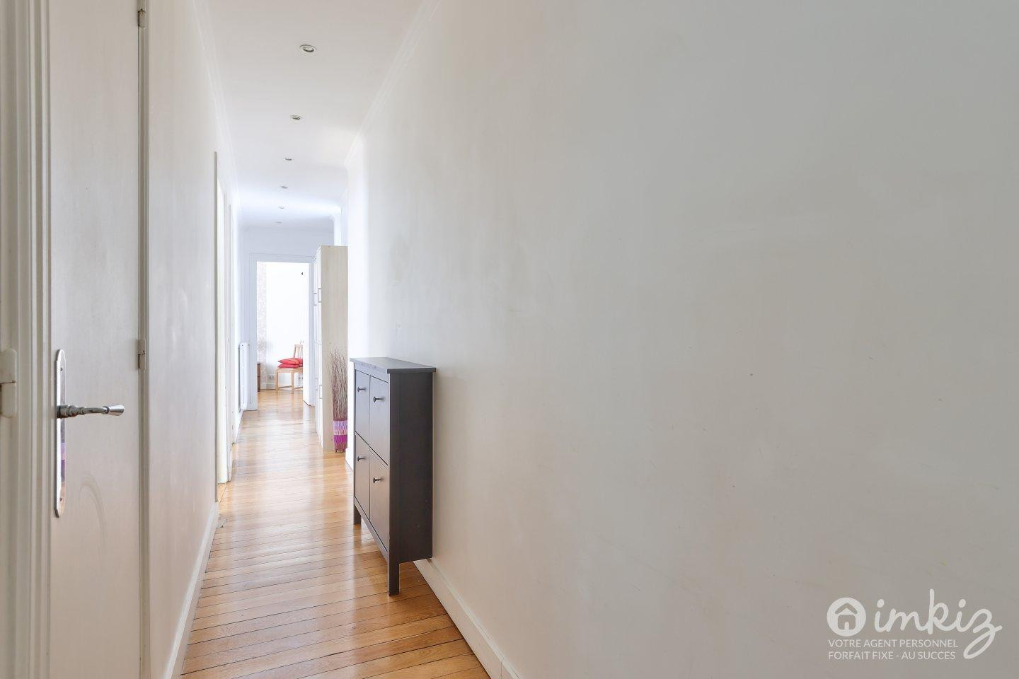 
                                                Vente
                                                 Magnifique appartement de 4 pièces - Paris 11ème