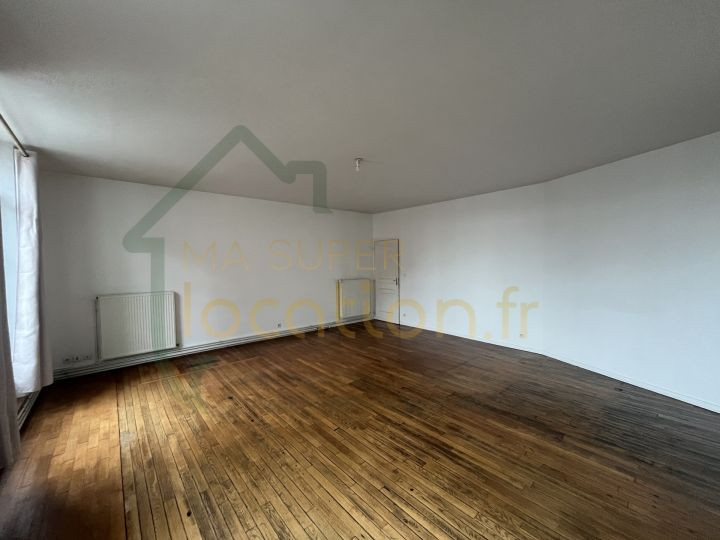 
                                                Location
                                                 Magnifique appartement de charme situé en HYPER-CENTRE de SAINT-QUENTIN