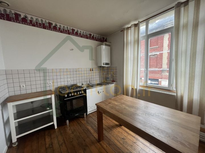 
                                                Location
                                                 Magnifique appartement de charme situé en HYPER-CENTRE de SAINT-QUENTIN