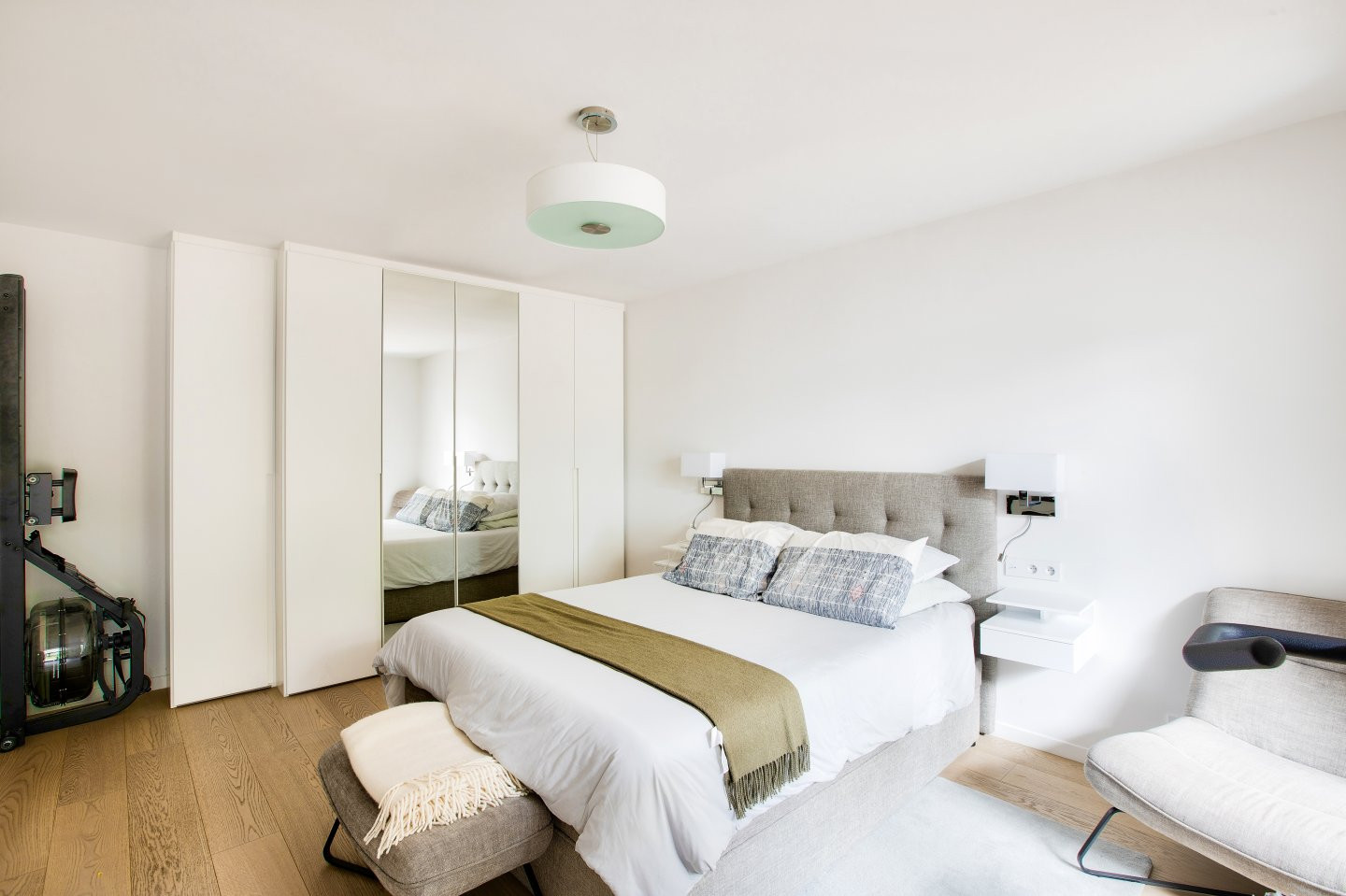 
                                                Vente
                                                 Magnifique appartement rénové avec jardin et vue mer panoramique