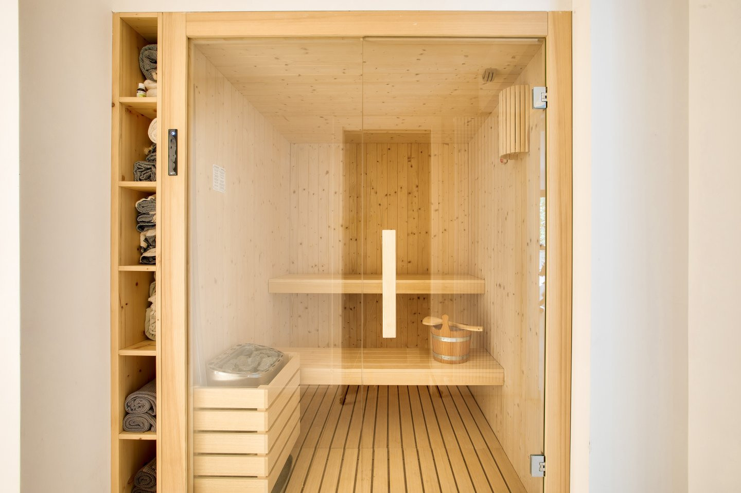 
                                                Vente
                                                 Magnifique appartement rénové avec jardin et vue mer panoramique