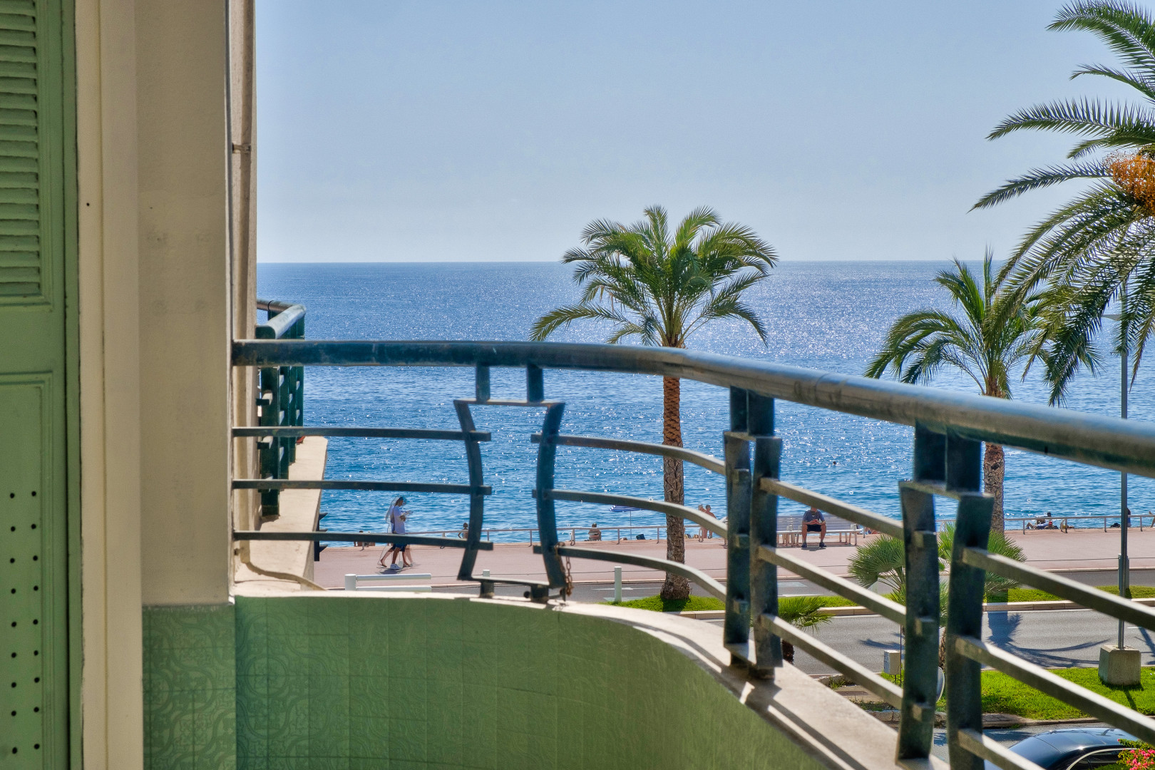 
                                                Location
                                                 Magnifique appartement rénové avec vue mer