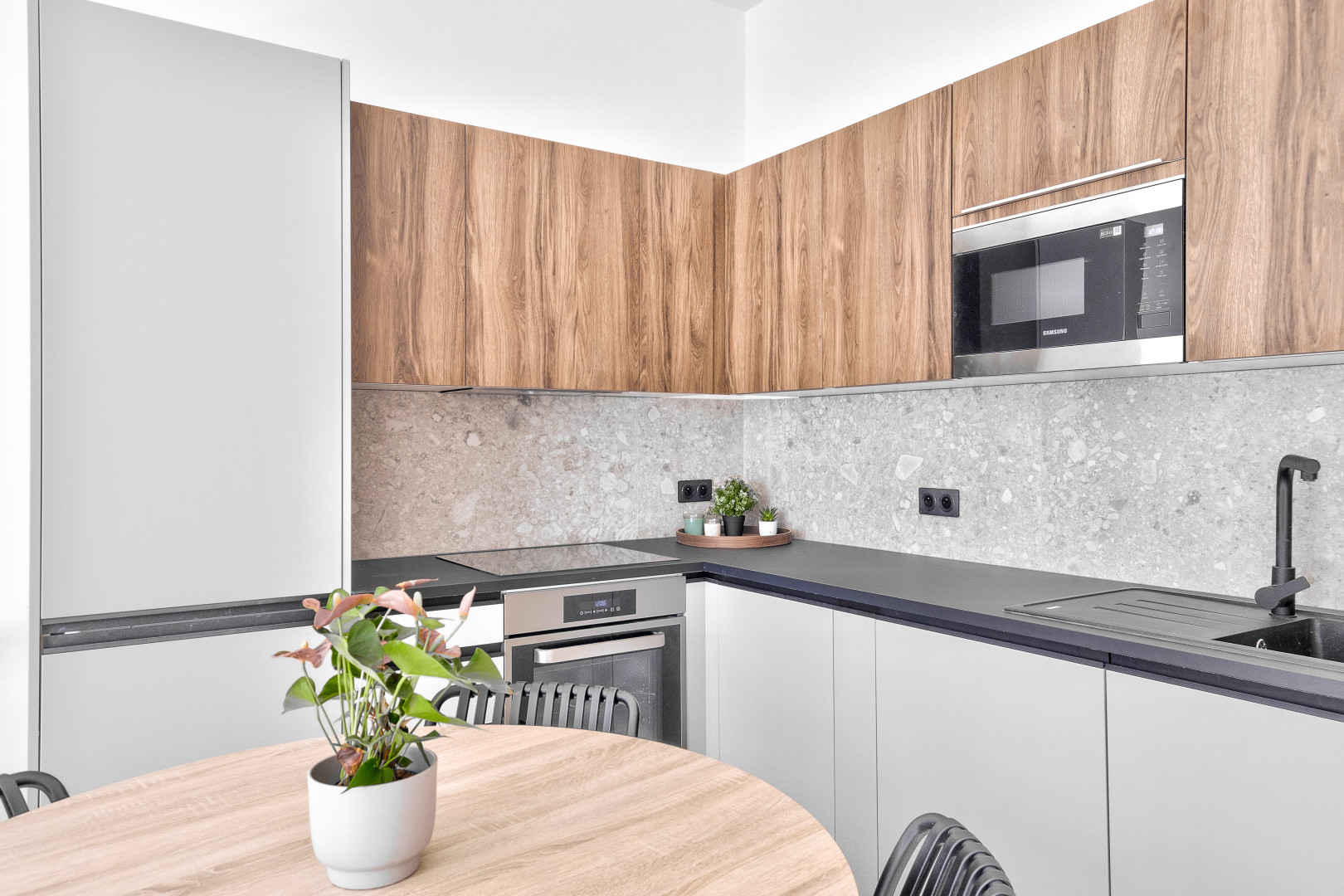 
                                                Location
                                                 Magnifique appartement rénové avec vue mer