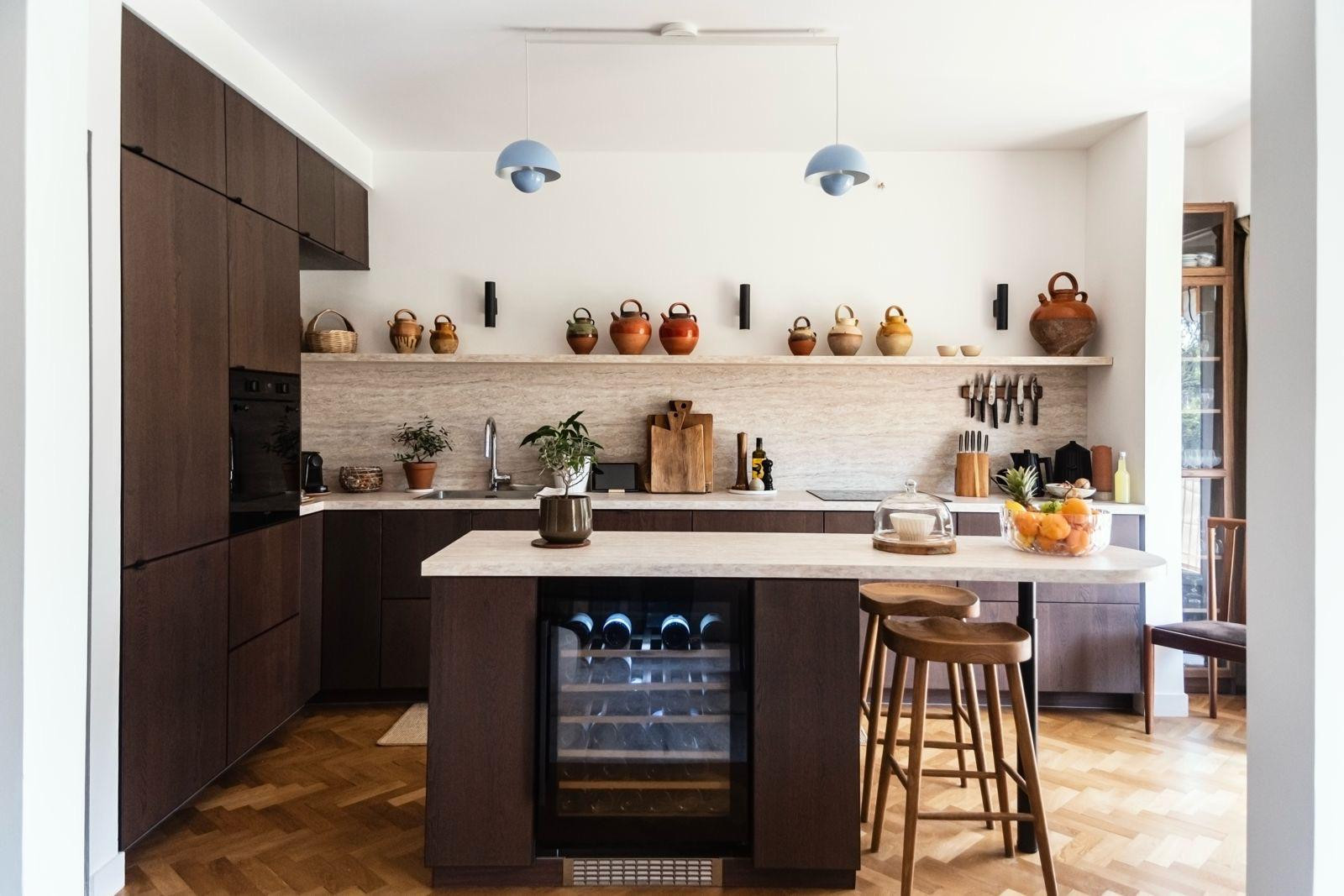 
                                                Vente
                                                 Magnifique appartement rénové par un architecte dans une résidence avec parc sécurisé