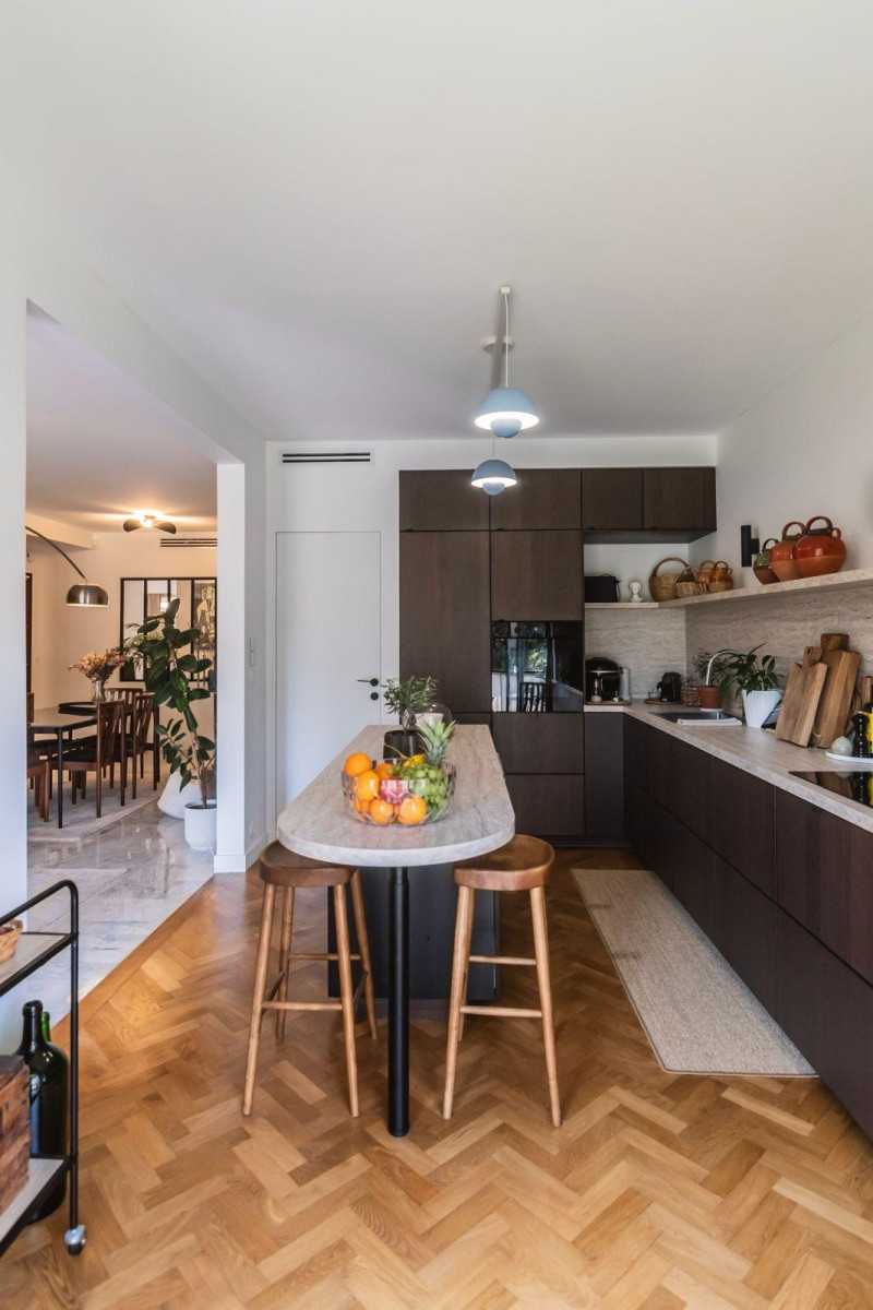 
                                                Vente
                                                 Magnifique appartement rénové par un architecte dans une résidence avec parc sécurisé