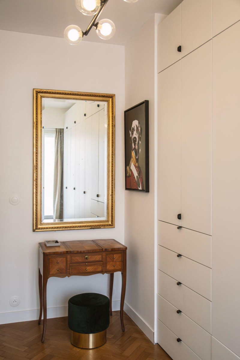 
                                                Vente
                                                 Magnifique appartement rénové par un architecte dans une résidence avec parc sécurisé