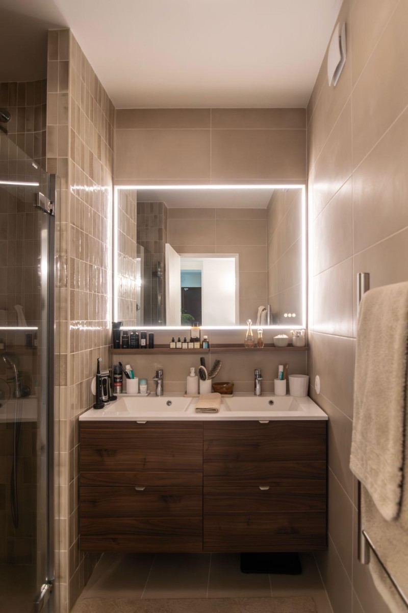 
                                                Vente
                                                 Magnifique appartement rénové par un architecte dans une résidence avec parc sécurisé