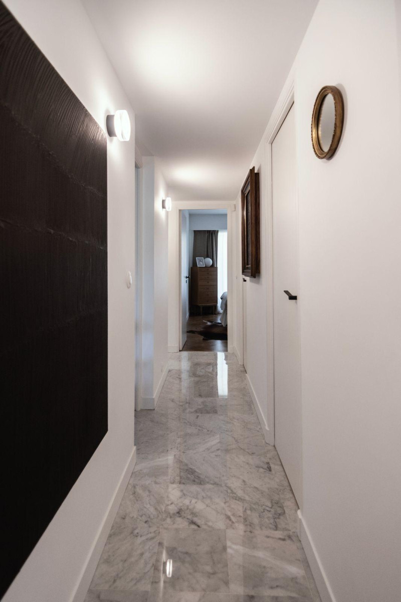 
                                                Vente
                                                 Magnifique appartement rénové par un architecte dans une résidence avec parc sécurisé