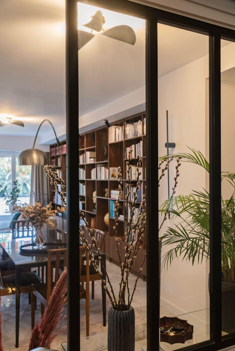 
                                                Vente
                                                 Magnifique appartement rénové par un architecte dans une résidence avec parc sécurisé