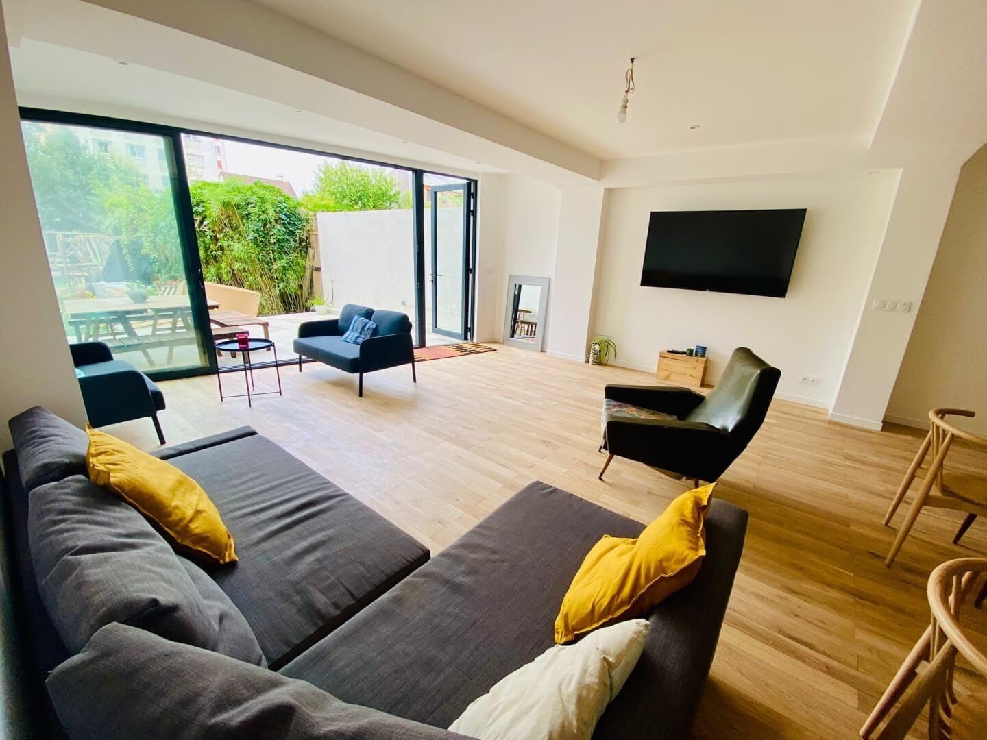 
                                                Colocation
                                                 Magnifique coliving 250m² metro Gainsbourg M11