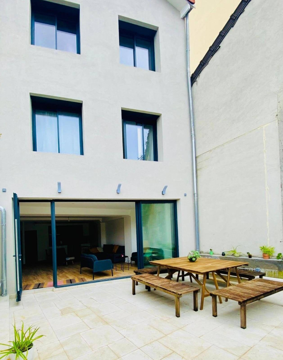 
                                                Colocation
                                                 Magnifique coliving 250m² metro Gainsbourg M11
