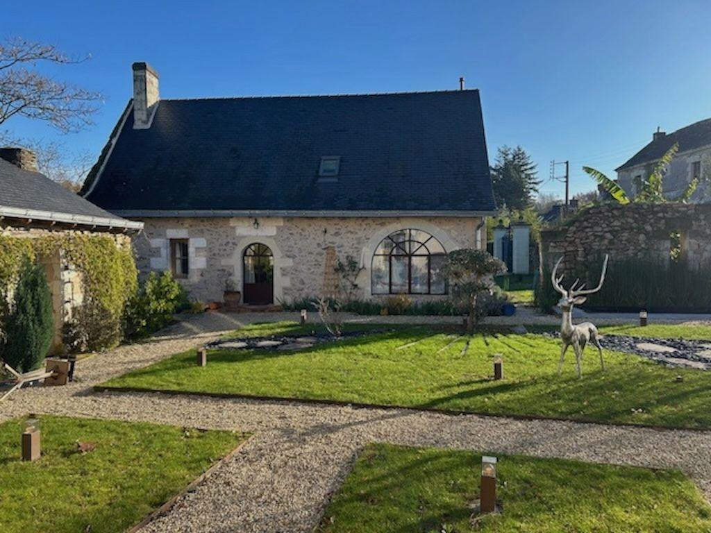
                                                Location
                                                 Magnifique Demeure au calme total 15km d'Angers