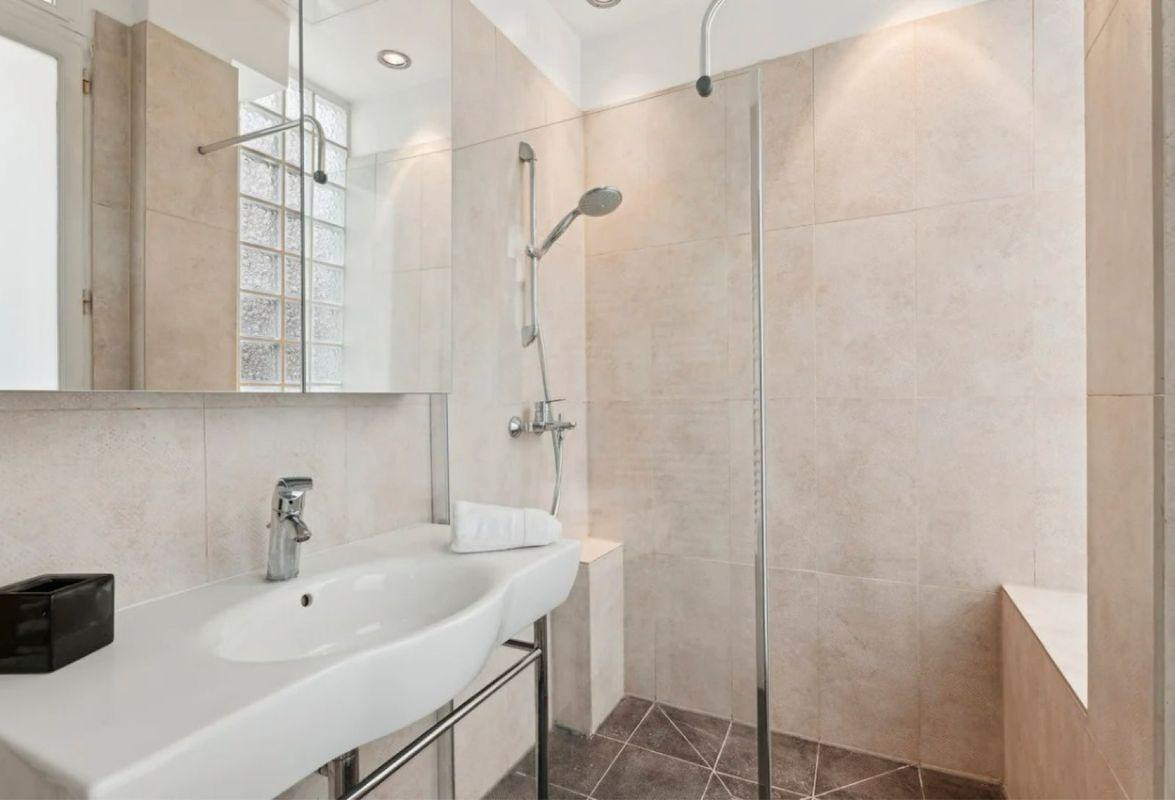 
                                                Location
                                                 Magnifique Duplex Paris 18 Métro Guy Môquet