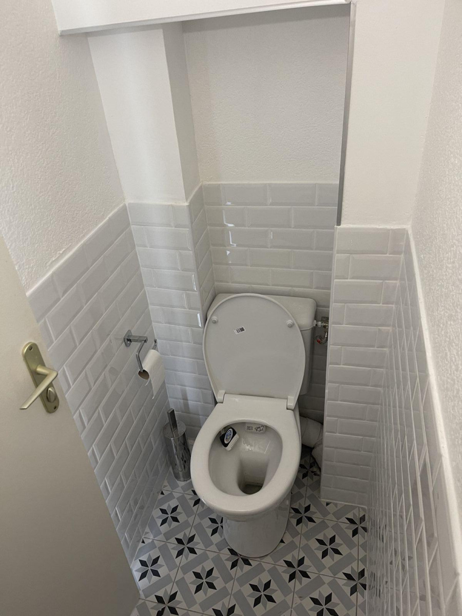 
                                                Location
                                                 MAGNIFIQUE DUPLEX RÉNOVÉ DANS PARC ARBORÉ