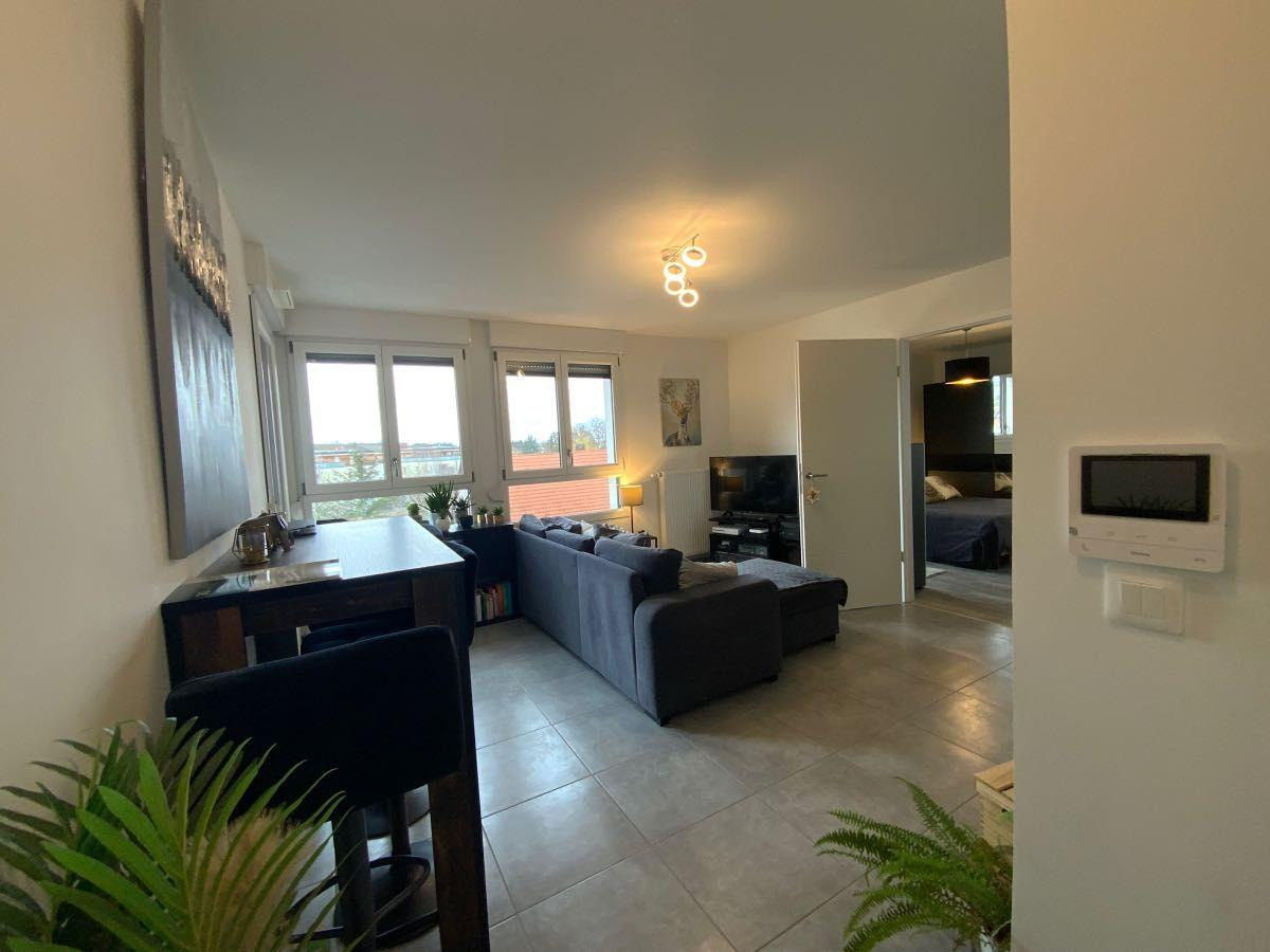 
                                                Location
                                                 Magnifique F2 contemporain avec ascenseur+parking