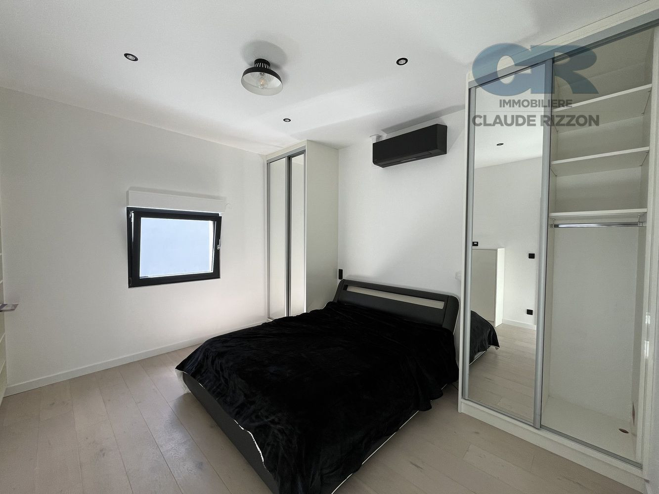 
                                                Vente
                                                 Magnifique loft