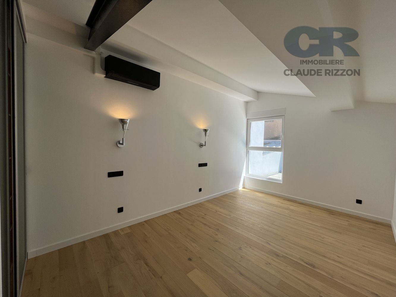 
                                                Vente
                                                 Magnifique loft