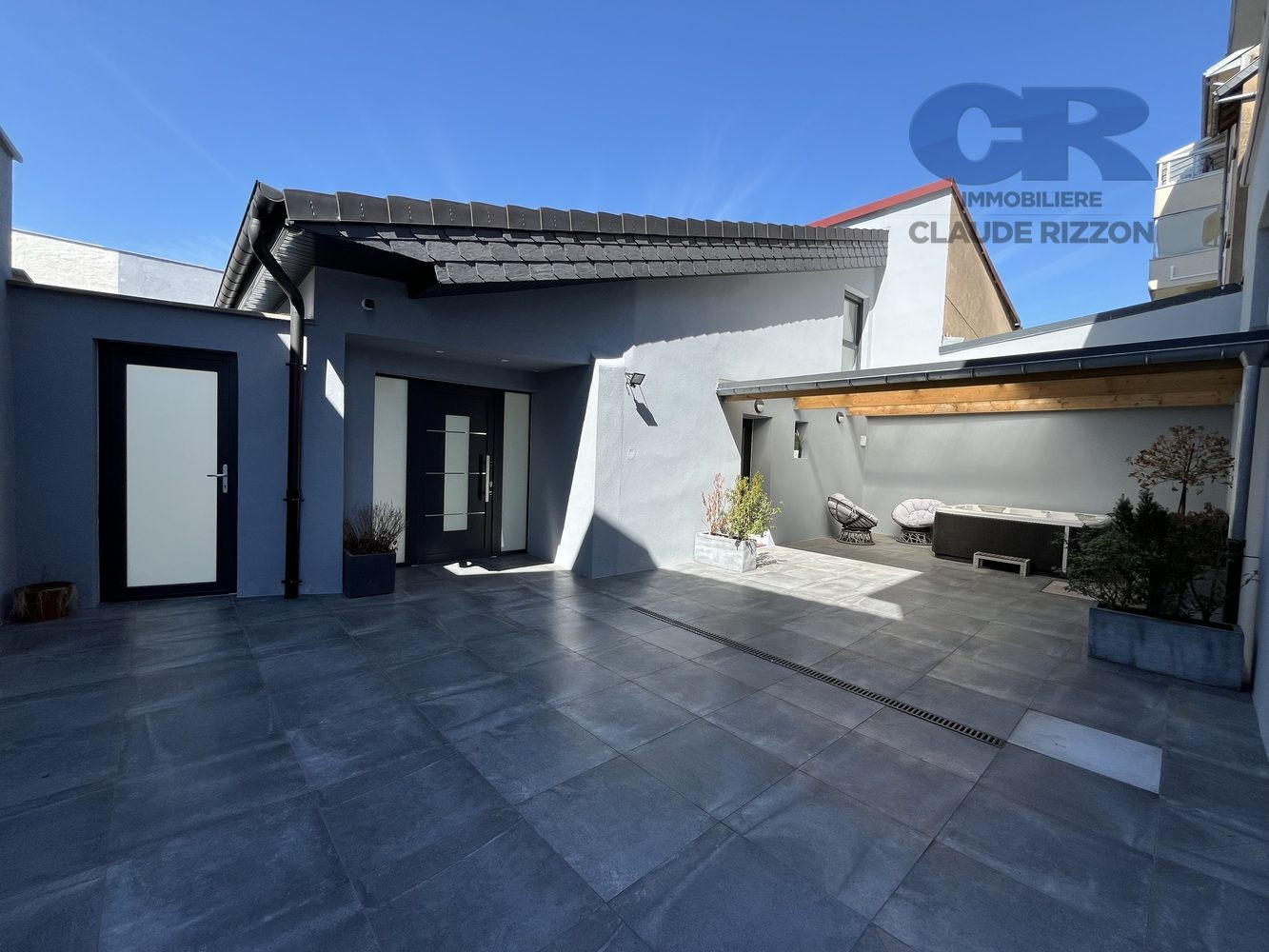 
                                                Vente
                                                 Magnifique loft