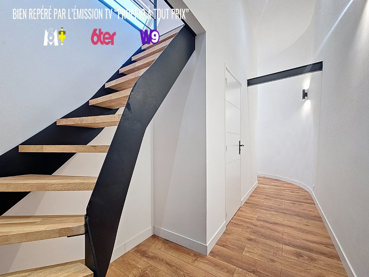
                                                Vente
                                                 Magnifique LOFT entièrement rénové