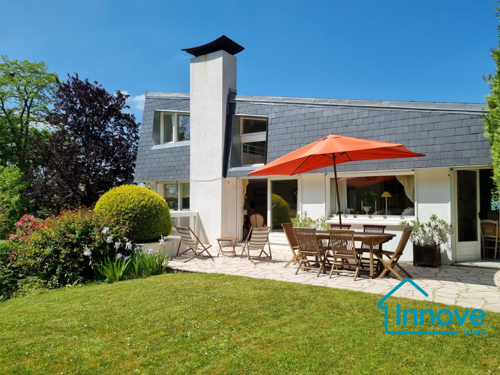 
                                                Vente
                                                 Magnifique Maison 10 pièces!