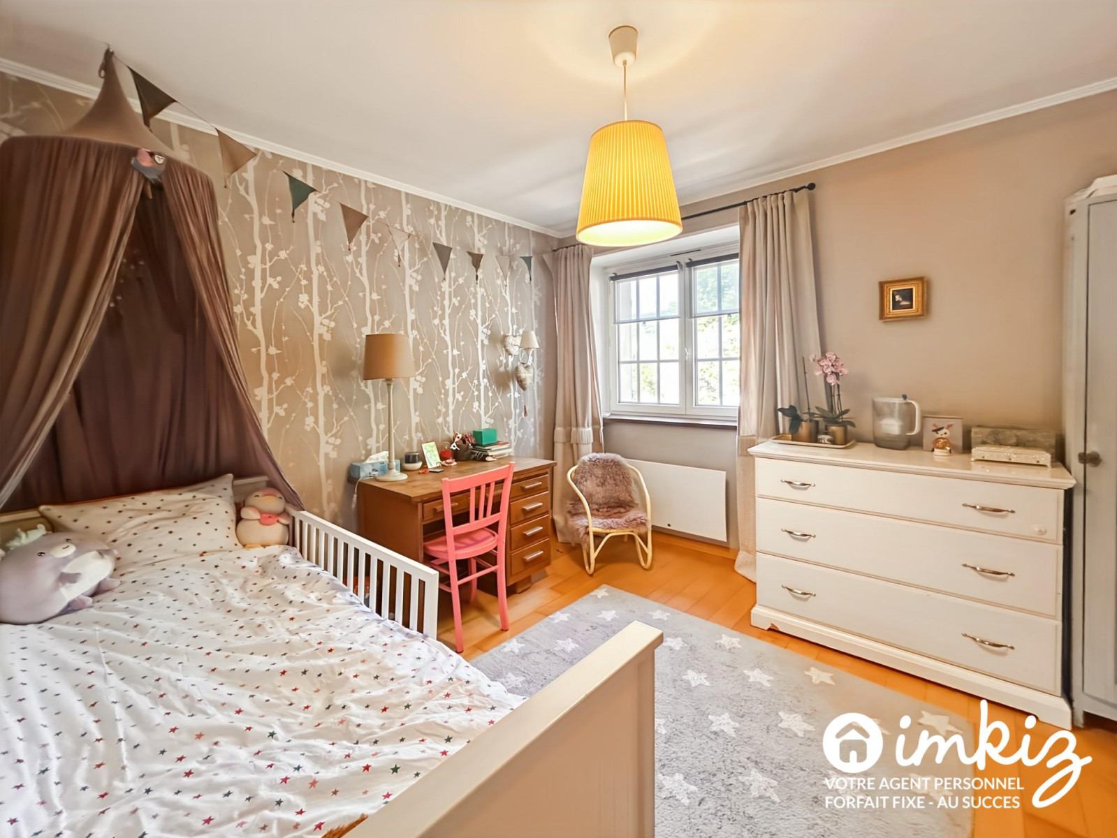
                                                Vente
                                                 Magnifique maison familiale baignée de verdure