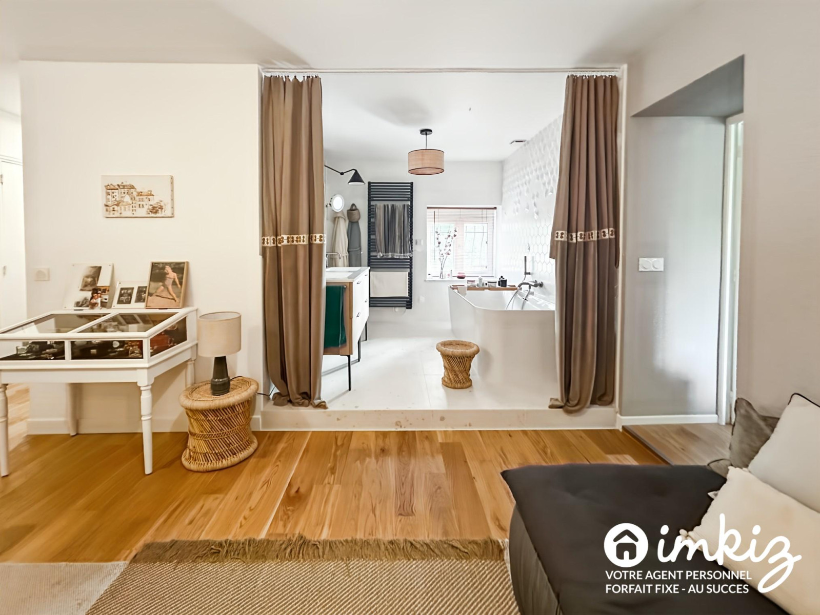 
                                                Vente
                                                 Magnifique maison familiale baignée de verdure