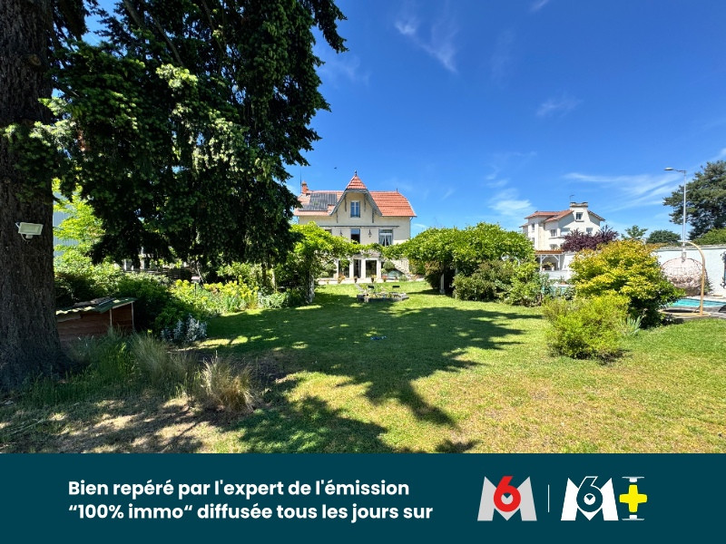 
                                                Vente
                                                 Magnifique maison familiale de caractère avec jardin paysager, piscine chauffée et prestations de qualité