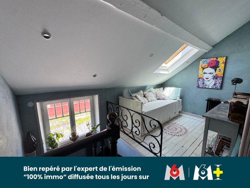 
                                                Vente
                                                 Magnifique maison familiale de caractère avec jardin paysager, piscine chauffée et prestations de qualité